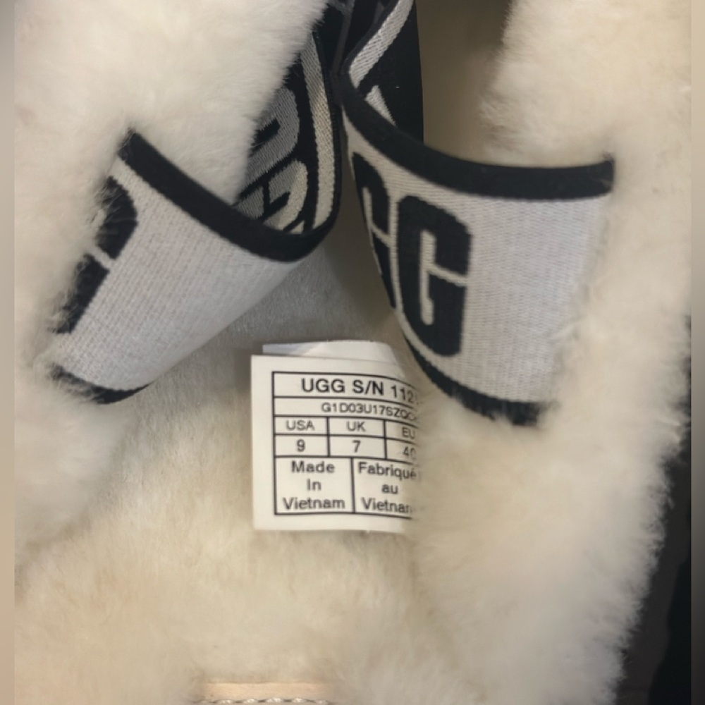 UGG Cream and Black Fur Footwear - Picture 2 of 10